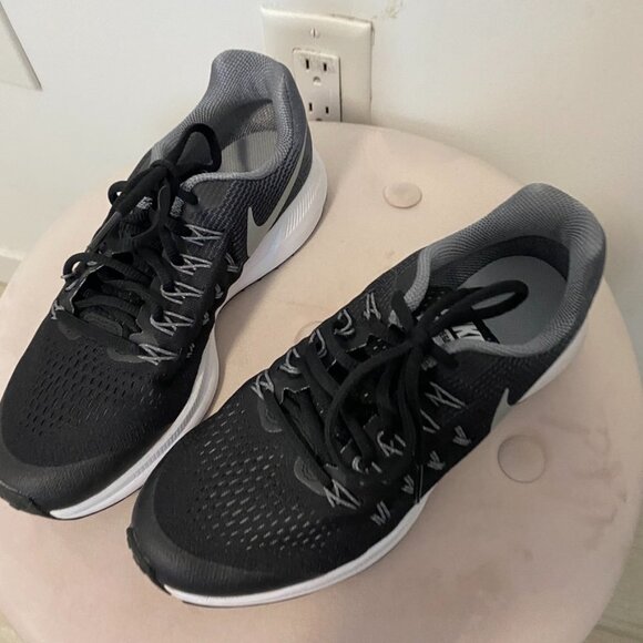 Nike Women's Black & Gray Air Running Sneakers Size 5.5 - Picture 2 of 6